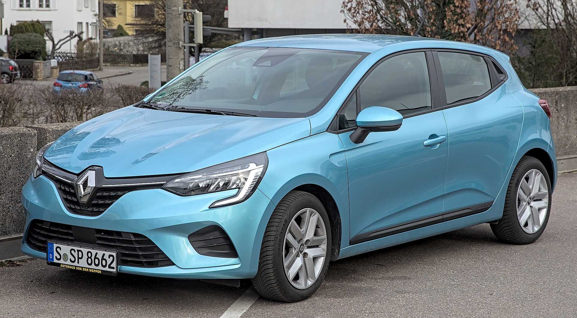 Açık mavi Renault Clio
